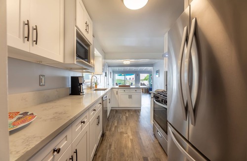 Sunset Beach House | Beachfront House - New Remodel - Views, Spa + Deck