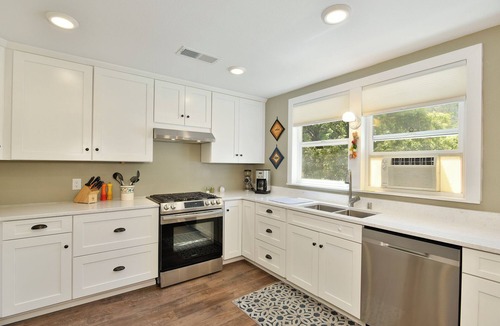 Dunsmuir House | Bear Creek Bungalow, Comfortable home for everyone