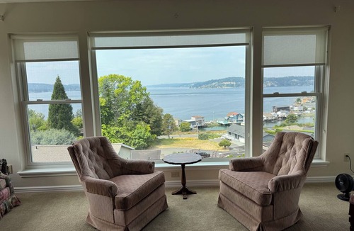 University Place Apartment | Beautiful 2-bedroom Puget Sound view apartment in University Place