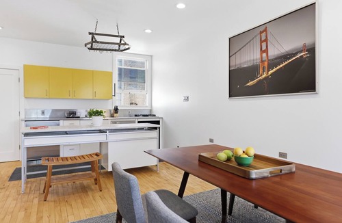 South of Market House | Beautiful 2-bedroom townhome in the heart of San Francisco in sunny South Beach.