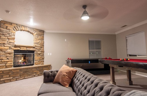 Lancaster House | Beautiful 4 Bedroom - Fun Family Pet Friendly Home