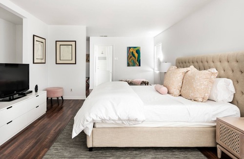 Westwood House | Beautiful and Chic One Bedroom Home in Brentwood...upscale westside area in LA