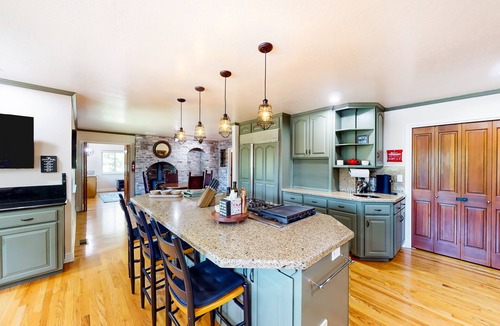 Grass Valley House | Beautiful and secluded home with a pool, 2 large decks & full basketball court