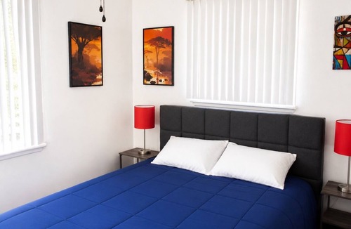 Burbank Apartment | Beautiful Burbank Getaway!