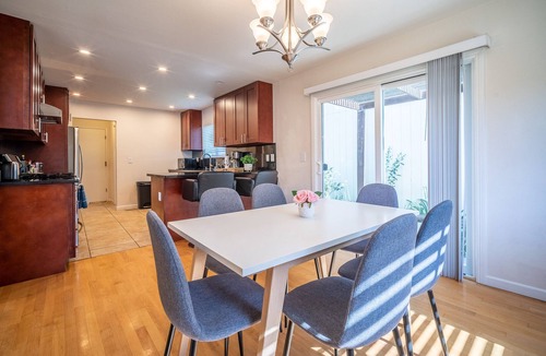 Campbell House | Beautiful & convenient 3 bedroom/2.5 bath home