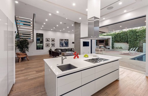 Beverly Grove Villa | Beautiful Modern 4 Bedroom Villa w/Pool & Hot tub