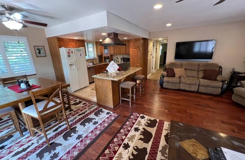 Lakehead House | Beautiful Shasta Lake Home, 12 Guests (6 Adults) - Shasta Lakeshore Retreat #6