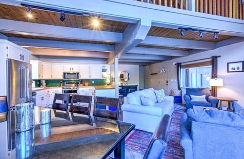 Pioneer Trail Ski Chalet | Beautiful South Lake Tahoe Meadow View Chalet. Dog Friendly. AC