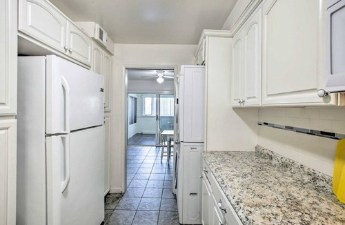 Inglewood Condo | Beautiful, Spacious 2-bedroom condo with AC, near Sofi Stadium