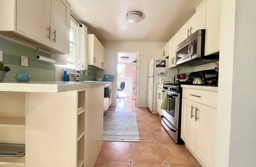 Soquel House | Beautiful Sunny Garden Cottage