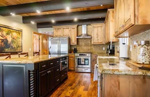 Meyers Ski Chalet | Beautiful Updated Chalet Next to Golf Course VHR-073547