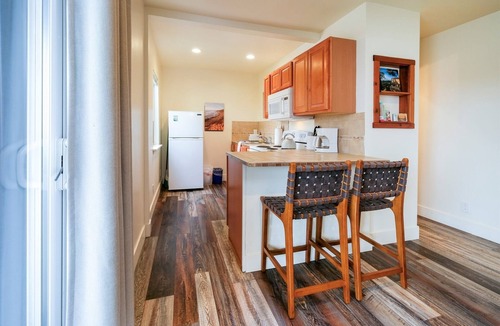 Cayucos House | Beautifully Restored Family Bunk Suite, close to Downtown Cayucos, sleeps 5