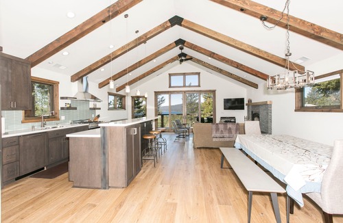 Kings Beach House | Beaver Lake View- Luxury, Hot Tub, Close to Lake in Kings Beach