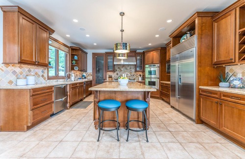 Manson House | Bennett Beach Estate Waterfront Hawaii in WA with 134' of white sandy beach!