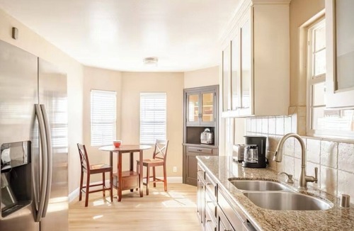 Willow Glen House | Best Location - Walk to Downtown Willow Glen - Cozy Covered Balcony
