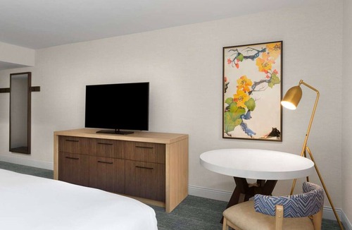 Milpitas Hotel | Best Value, Quality Stay! with Outdoor Pool, Close to Pinewood Park!
