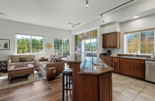 Downtown Leavenworth Condo | Best Views in Leavenworth from Downtown 2-bedroom Condo
