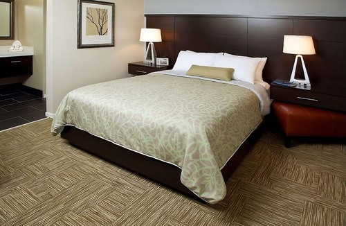 Sunnyvale Resort | Better Choice for your Vacation! THREE Relaxing 2BR Suites, Swimming Pool!