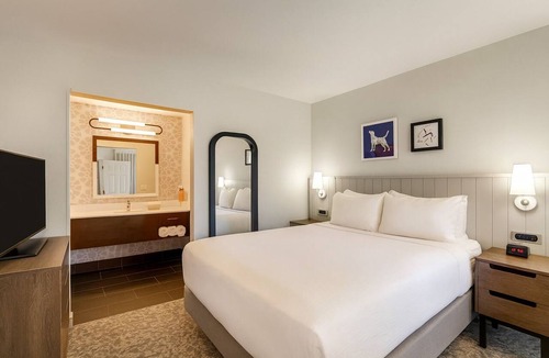 Sunnyvale Hotel | Better Choice for your Vacation! THREE Relaxing 2BR Suites, Swimming Pool!
