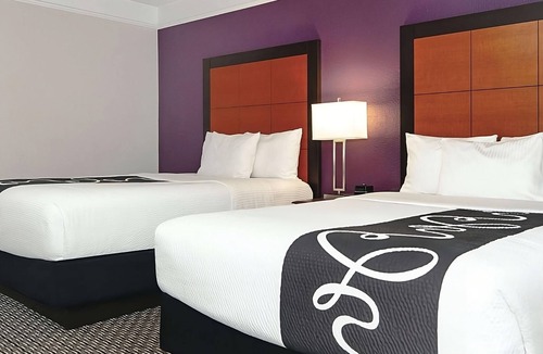 Guasti Hotel | Better Choice For Your Vacation! 3 Pet-friendly Units, Free Parking + Pool!