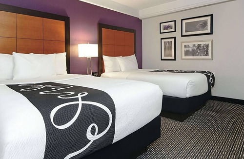 Guasti Hotel | Better Choice For Your Vacation! 3 Pet-friendly Units, Free Parking + Pool!