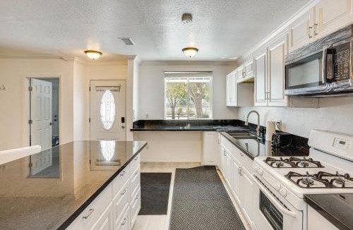 El Rancho House | Between LA & Orange County: Quiet Getaway w/Patio