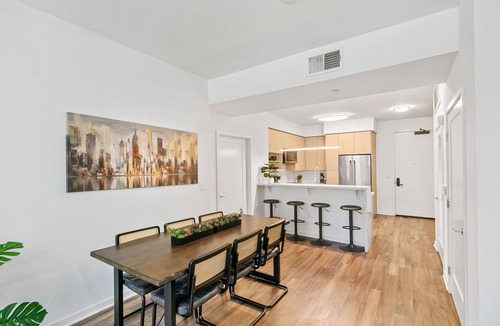 Mid City Apartment | Beverly Grove Chic City Oasis 2 BR Apt + Den
