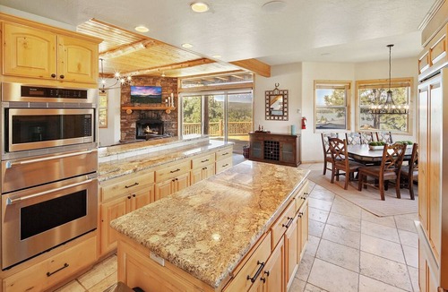 Castle Glen Estates House | BIG Lake Views/AC/King Beds/Garage/Balconies/Games/Snow Summit, Marina, Village