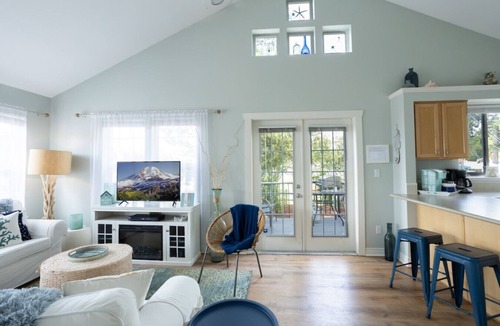 Birch Bay Villa | Birch Bay at Its Best — Peaceful, Walkable, and Right on the Water