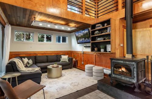 Glacier House | Birdhouse Cottage