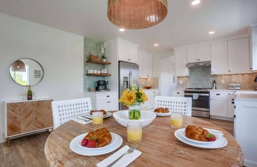 La Jolla House | Birdrock Beach Cottage With Hot Tub