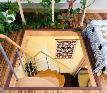 Iowa Hill Apartment | Blissful Acres hilltop cottage