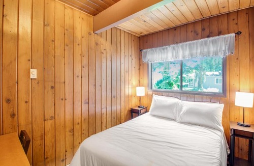 Oak Harbor House | Blue Heron Cottage