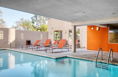Studio City Apartment | Blueground | Studio City, pool, nr Lake Balboa