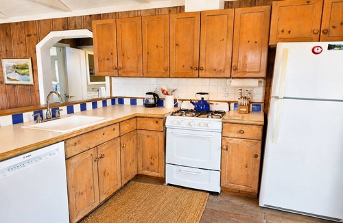 Salmon Creek Cabin | Bodega Bay~Easy to Walk Sand~Beach Retreat~Surf-Fun–Fisherman’s Cottage