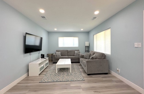 Southwest Anaheim House | BOOK NOW Triple "C" Property! Clean, Comfortable and Close to Disneyland OC FUN