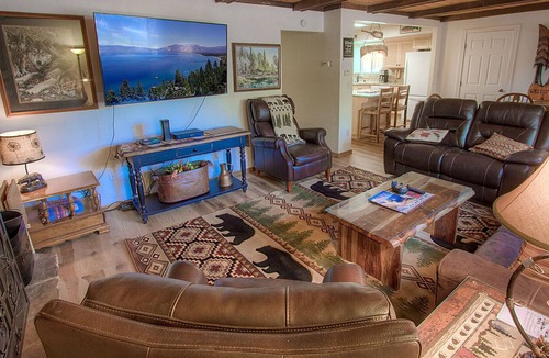 Lower Kingsbury House | Bowers Mansion- 5 min to Casinos, Beaches, Heavenly, Sunny Deck (NVH0817)