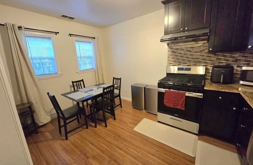 Northside Apartment | Breezy Welcoming Studio