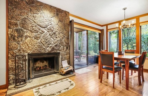 Welches Condo | Bright and sunny Salmon River Condo, Fireplace, BBQ, Dog-Friendly