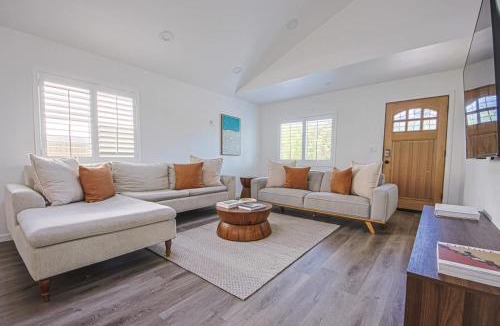 Del Rey House | Bright & Charming 3BR Home 10 Mins from Venice Beach