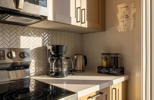 San Bernardino County Apartment | Bright & Modern Studio｜2 Queens + Pool & Spa Access