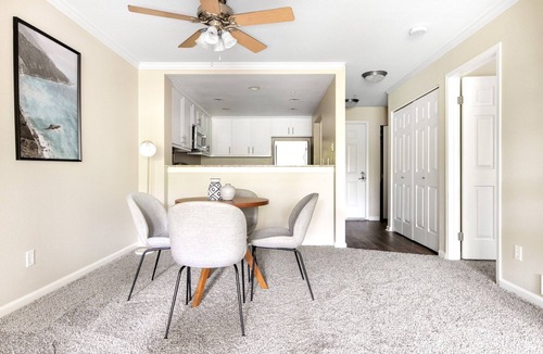 Santa Clara Apartment | Bright Santa Clara 1BR w/Parking, W/D, walk to Groceries, by Blueground