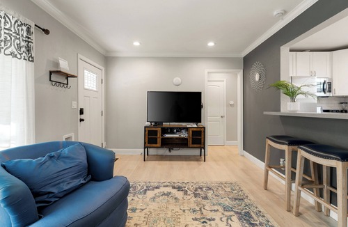Southeastern Sacramento House | Bright Stylish 2BR Near Downtown + UC Davis Med