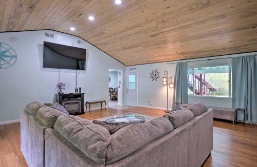 Smith River House | Bungalow w/Wraparound Deck - 8 Mi to Brookings