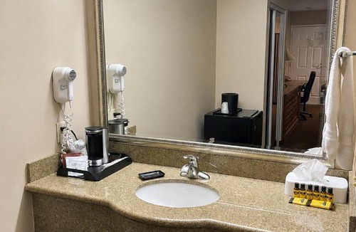 Burbank Hotel | Burbank Inn and Suites