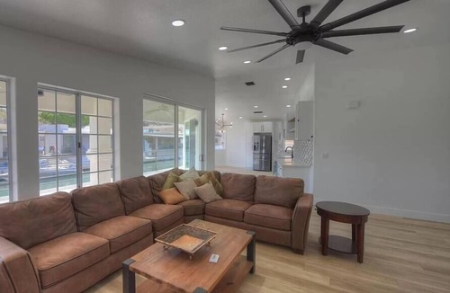 Moovalya Keys House | Bush Master Suite, Moovalya Keys canal