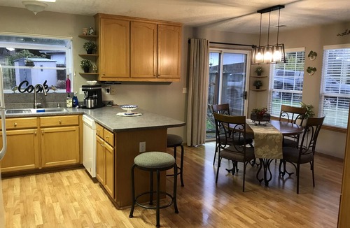 McKinleyville House | Butterfly Cove/5 minutes to Beaches and Redwoods