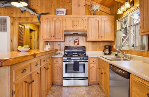 Big Bear Lake Cabin | Cabin Steps to Lake and Village