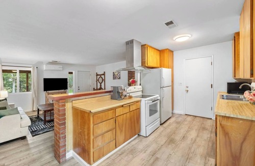 Springville Cabin | Camp Nelson Chalet + Bunkhouse | Hot Tub | Game Room