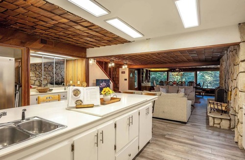 Springville Cabin | Camp Nelson Chalet + Bunkhouse | Hot Tub | Game Room